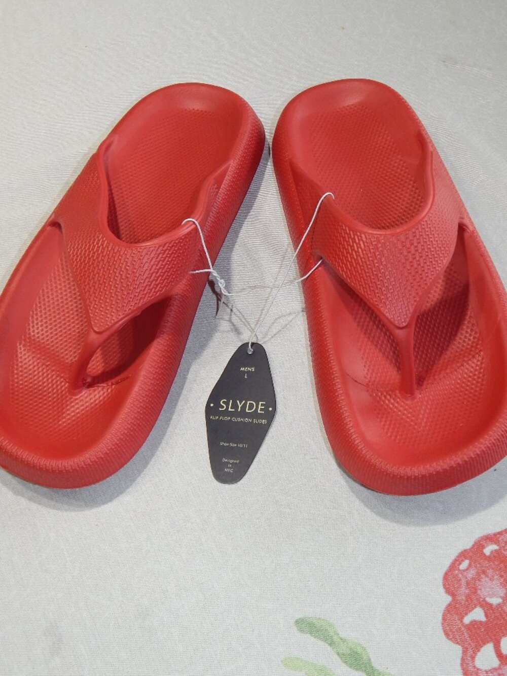 NEW Mens Size Large 10/11 Red Flip Flop Cushion Slides by SLYDE Beach Pool Shoes